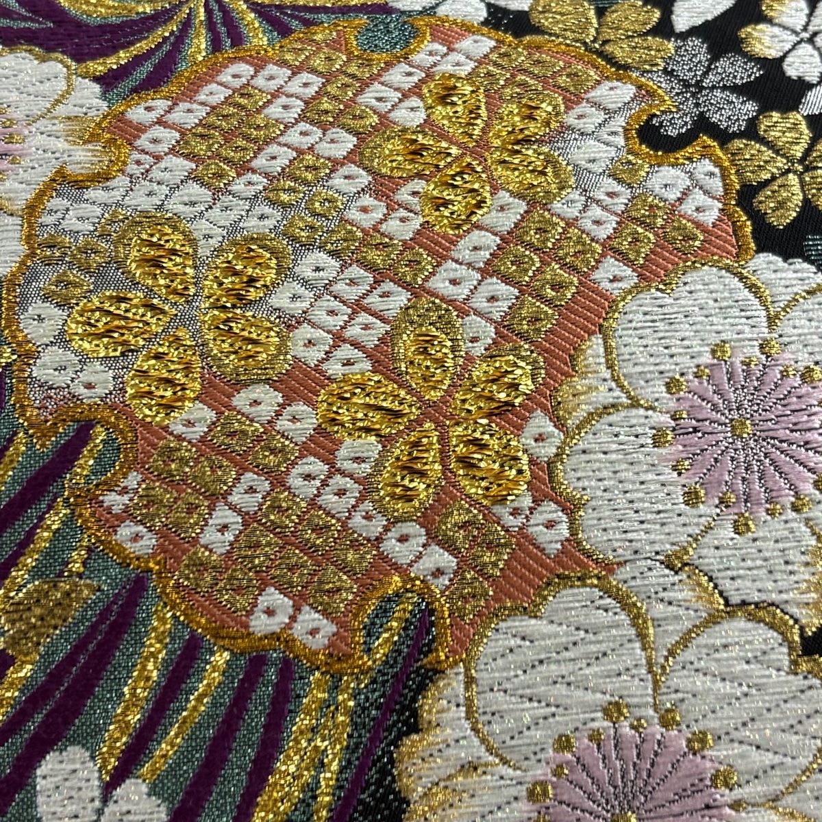 袋帯 美品 秀品 振袖向き 乱菊 桜 金糸 箔 黒 六通 正絹 【中古
