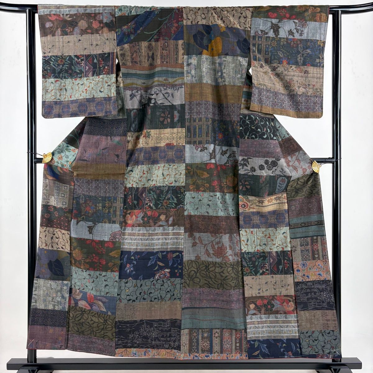 紬 身丈156.5cm 裄丈61.5cm S 袷 草花 唐草 灰紫 正絹 秀品