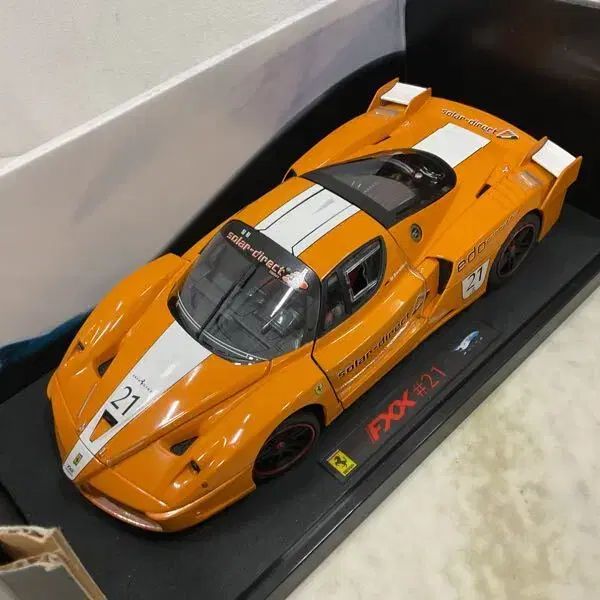Hotwheels 1 ： 18 フェラーリ FXX ＃ 21 エリート 1/18 SCALE Hot Wheels ELITE Ferrari FXX Pearl White with