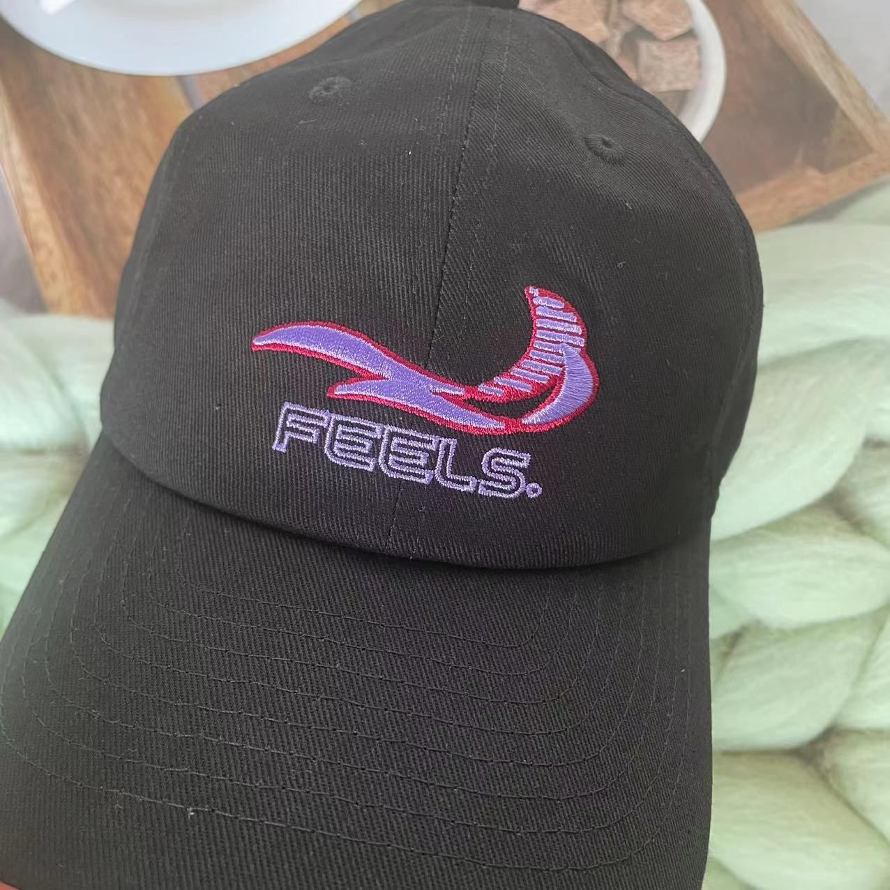 新品 FEELS. LOGO CAP BLACK 上杉柊平 - メルカリ