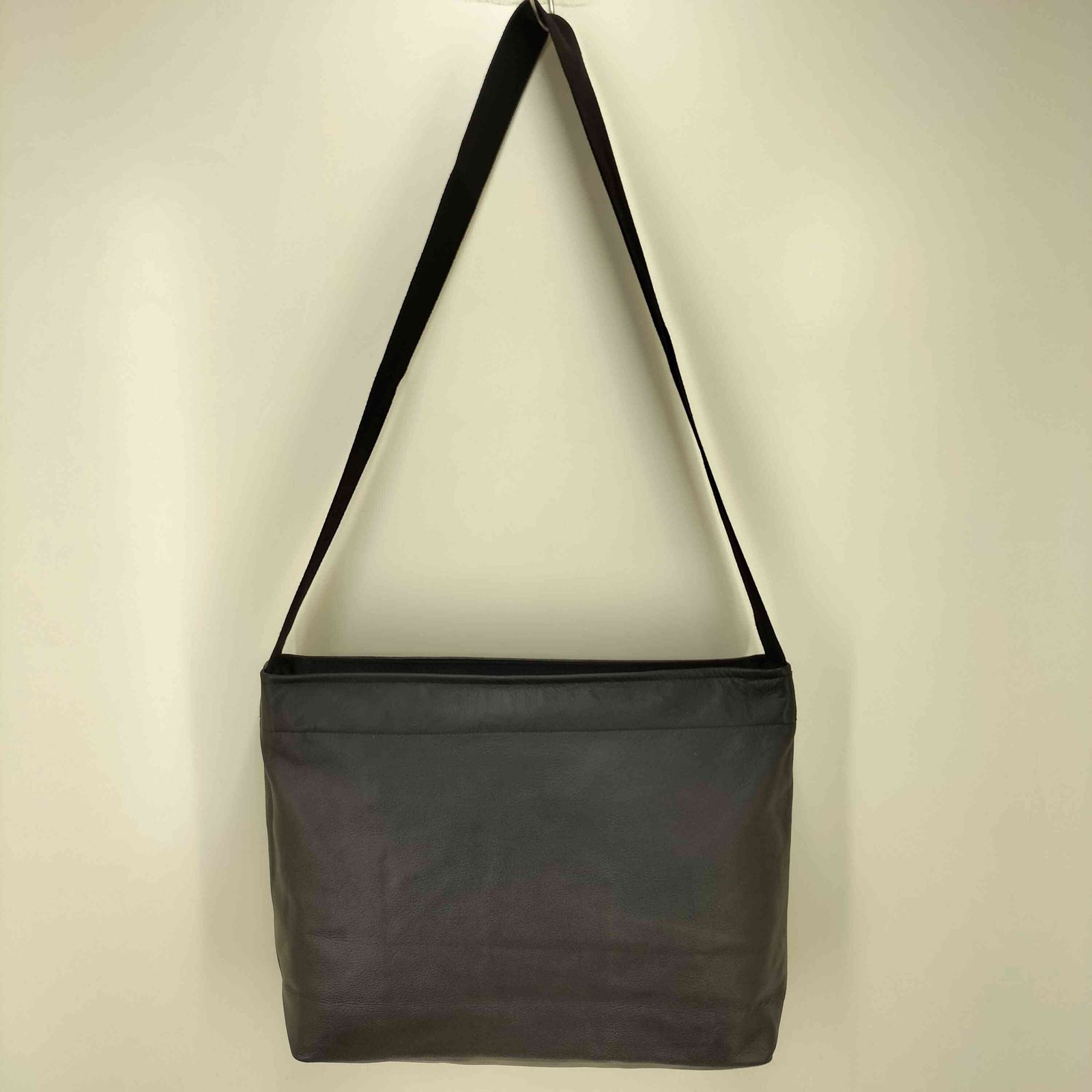 ヨウジヤマモト NOVELTY LEATHER CROSSBODY BAG 牛革 中古・古着通販】YOHJI YAMAMOTO (ヨウジヤマモト) NOVELTY