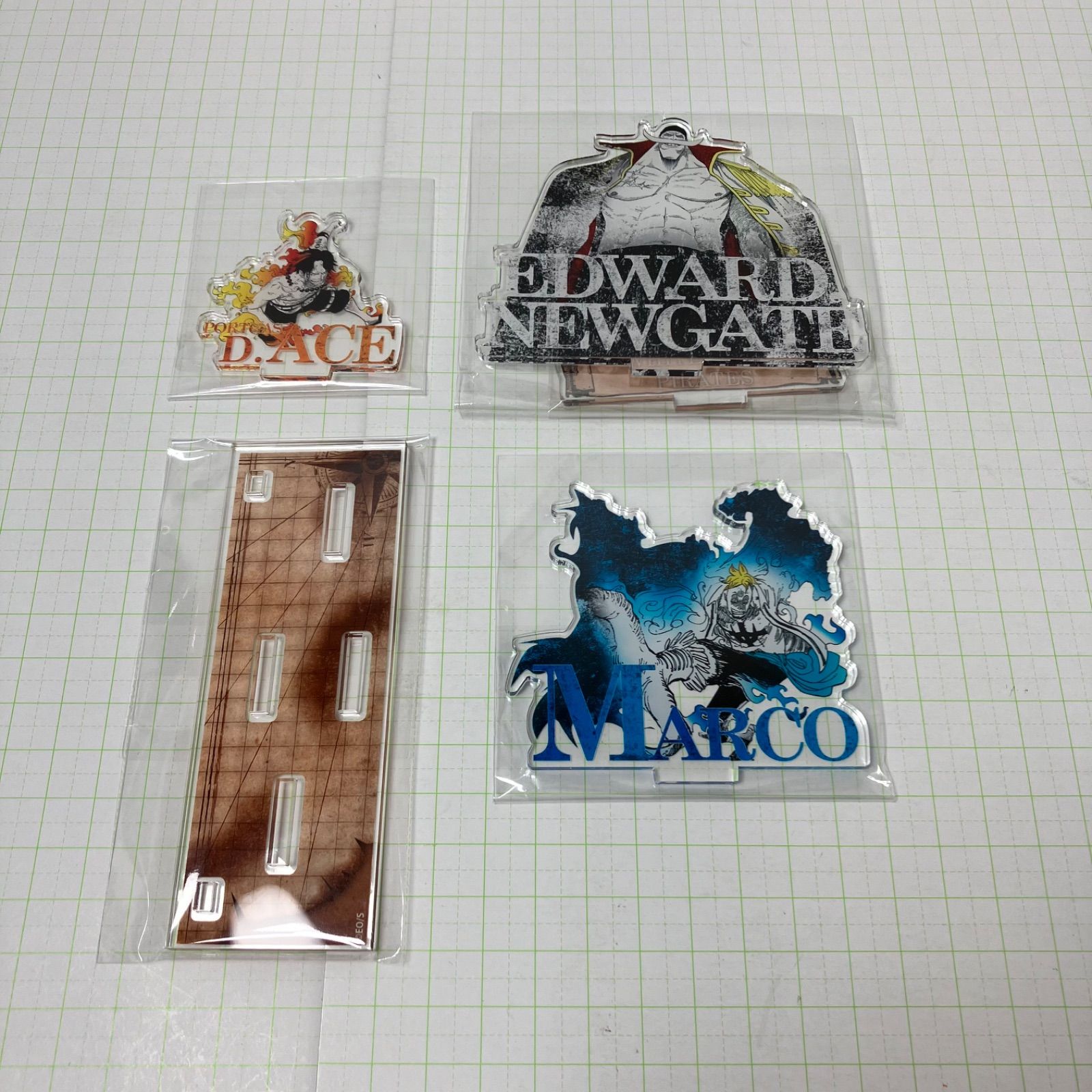 瀬戸店】内袋未開封 海賊旗アクリルスタンド 白ひげ＆エース