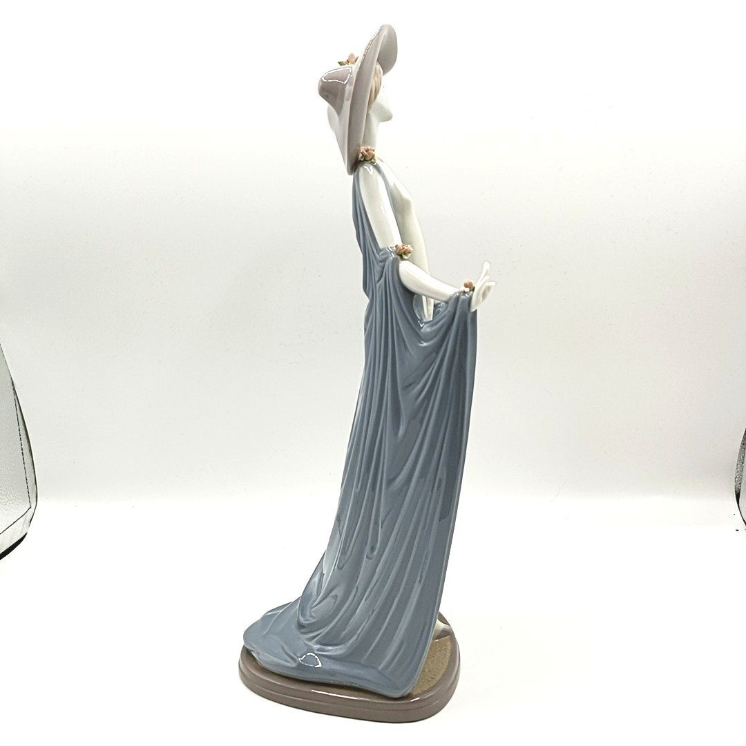 LLADRO リヤドロ モンテカルロの貴婦人 陶器 飾り物 インテリア 置物