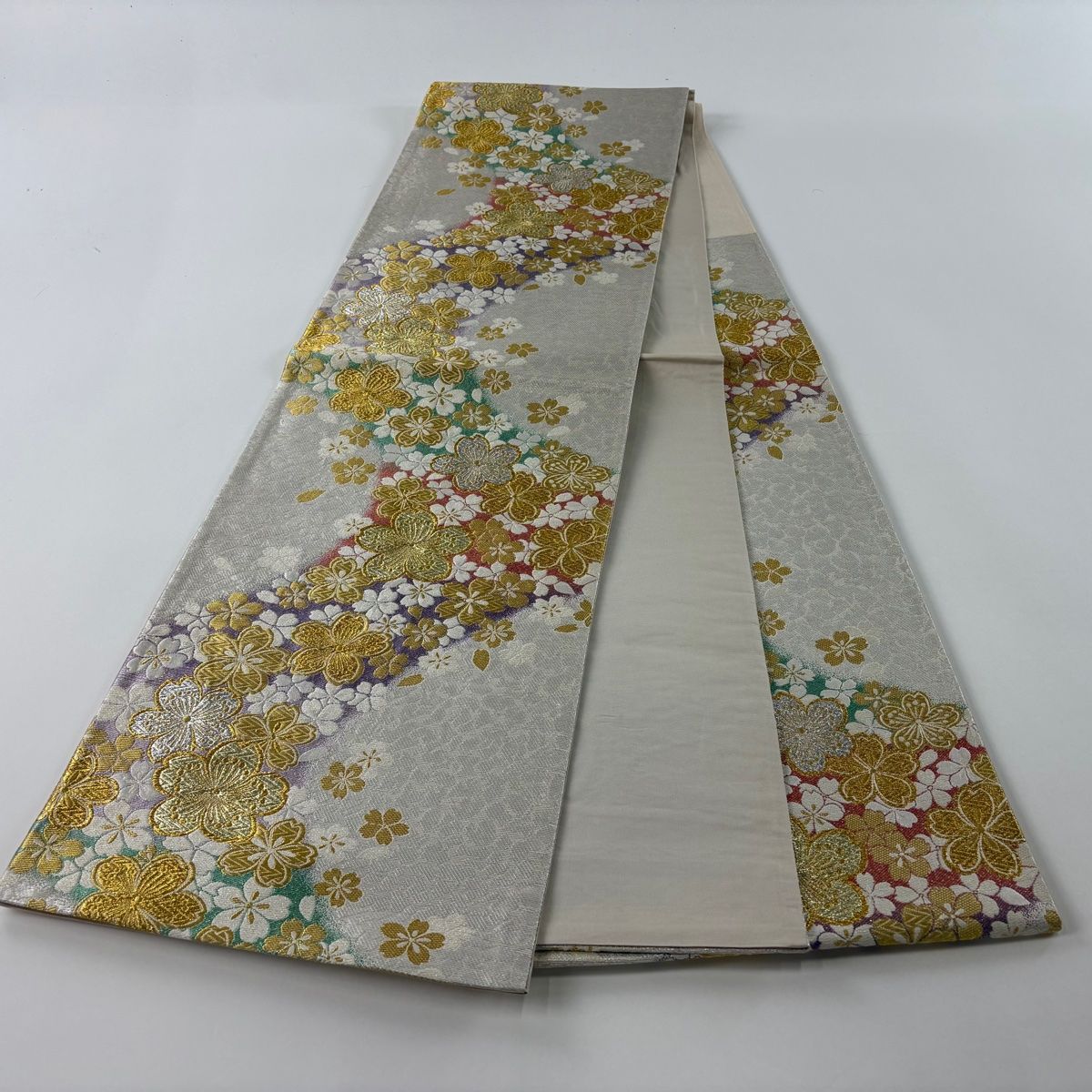袋帯 美品 秀品 桜 金銀糸 箔 銀色 六通 正絹 【中古】 - メルカリ