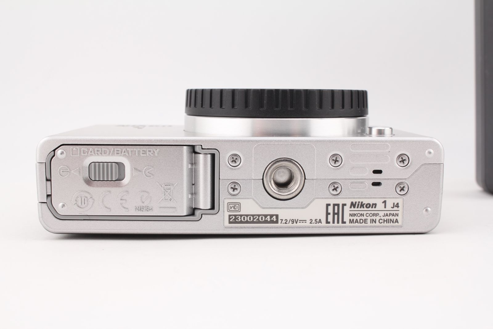 ☆極上美品☆ニコン NIKON 1 J4 シルバー セール ボディ☆ J7481＃66