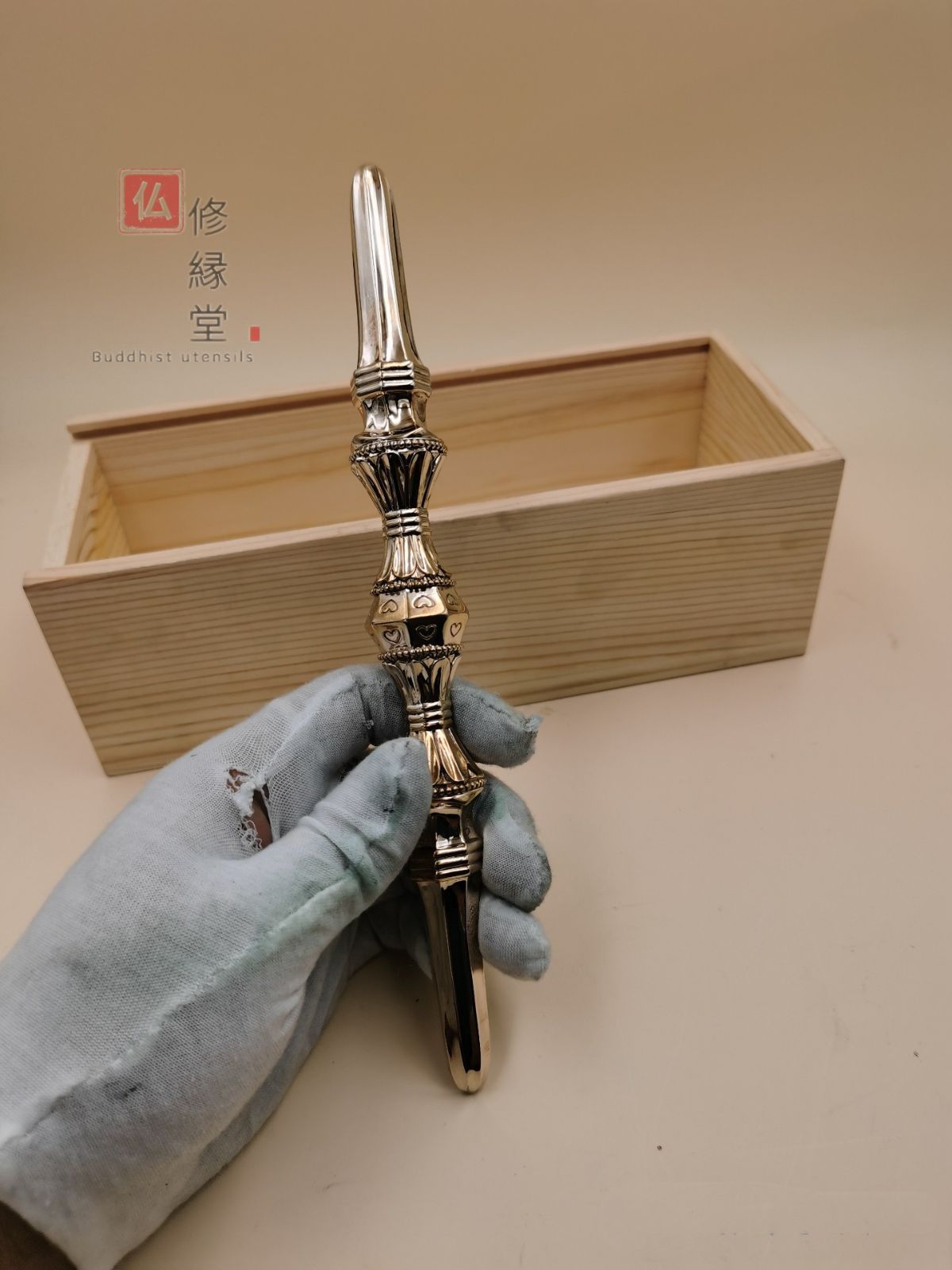 【修縁堂】逸品 密教法器 弘法大師 独鈷杵 金剛杵 真鍮製 仏教美術 修縁堂】逸品 密教法器 弘法大師 独鈷杵 金剛杵 真鍮製 仏教