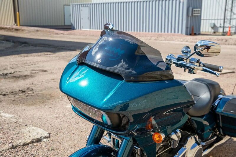 SPORT FLARE ウインドシールド 9インチ ダークスモーク|2015〜24年FLTR 2025〜25年FLTRT USTAUSTRALIA_COM_AU