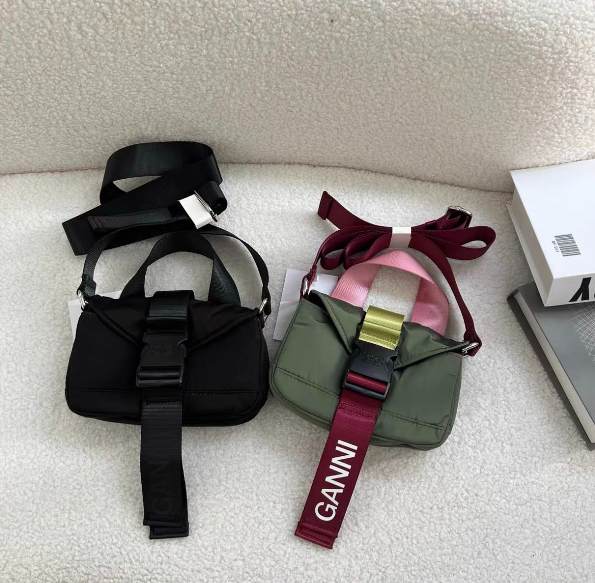 送料関税込☆GANNI KNOT BAGUETTE BAG ショルダーバッグ☆超人気 セール 5%OFF】GANNI ハンドバッグ Knot Baguette ショルダー