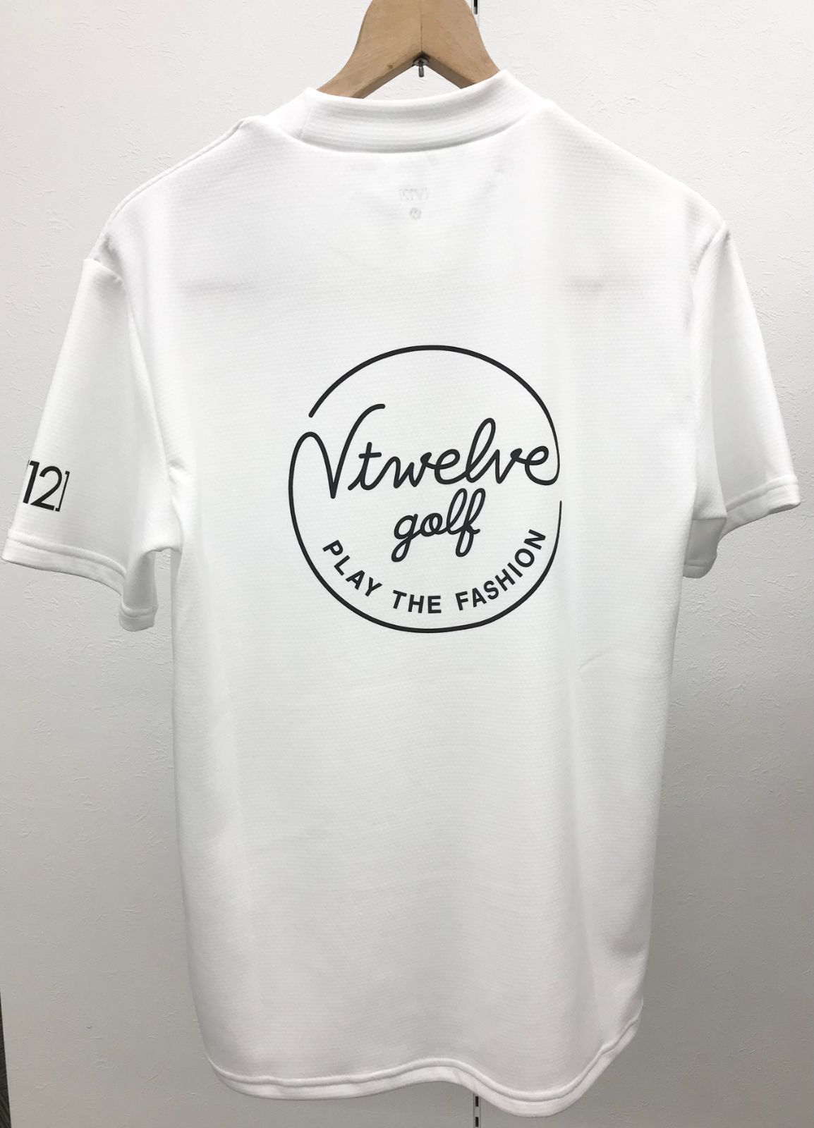 V12 ミッキーデザインモックネックT 半袖 ホワイト