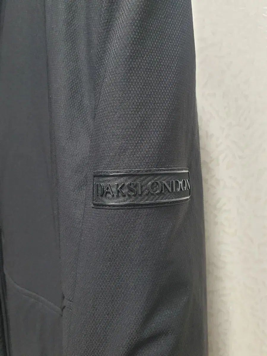 軽量ダウン スイングジャケット