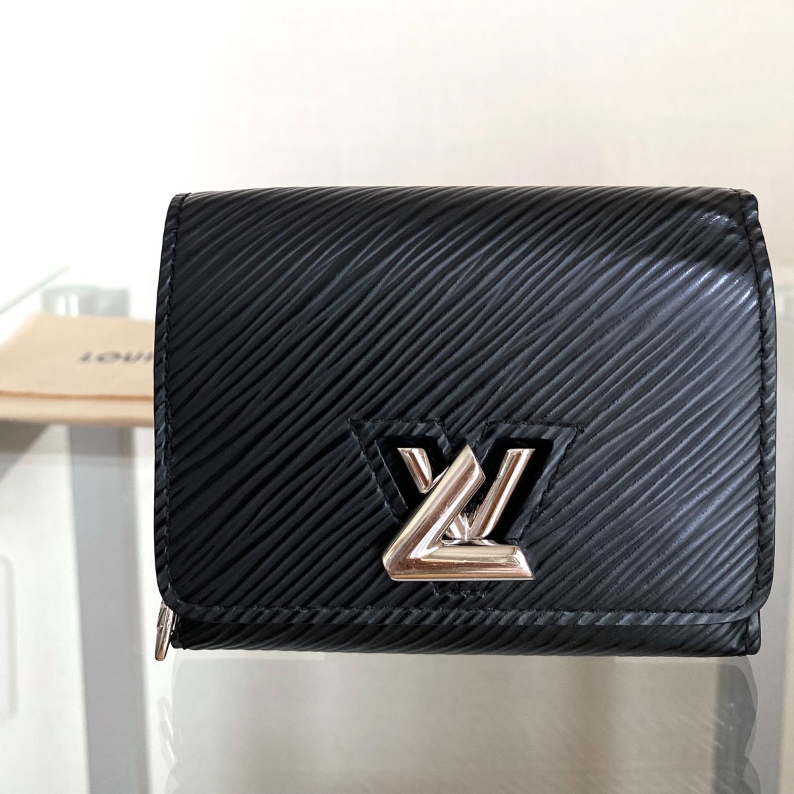 ルイヴィトン LOUIS VUITTON ポルトフォイユ ツイスト コンパクト XS