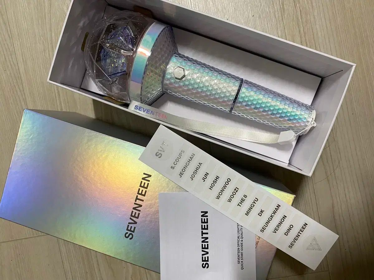 ミニカラット棒　セブチ　seventeen 未開封新品　2本セット SEVENTEEN セブチ ペンライト CARAT棒 ver2 ver3 セット - メルカリ