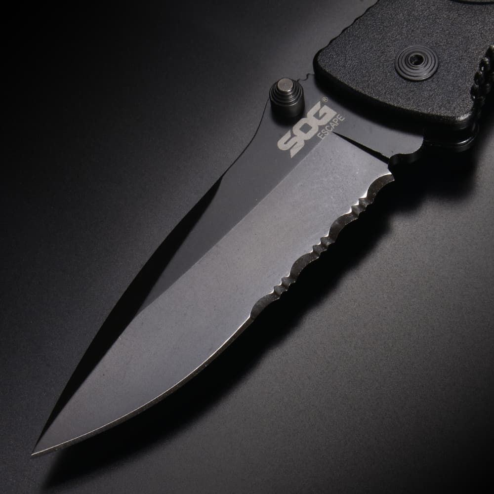 SOG 折りたたみナイフ ESCAPE 半波刃 ロックバック式 - メルカリ