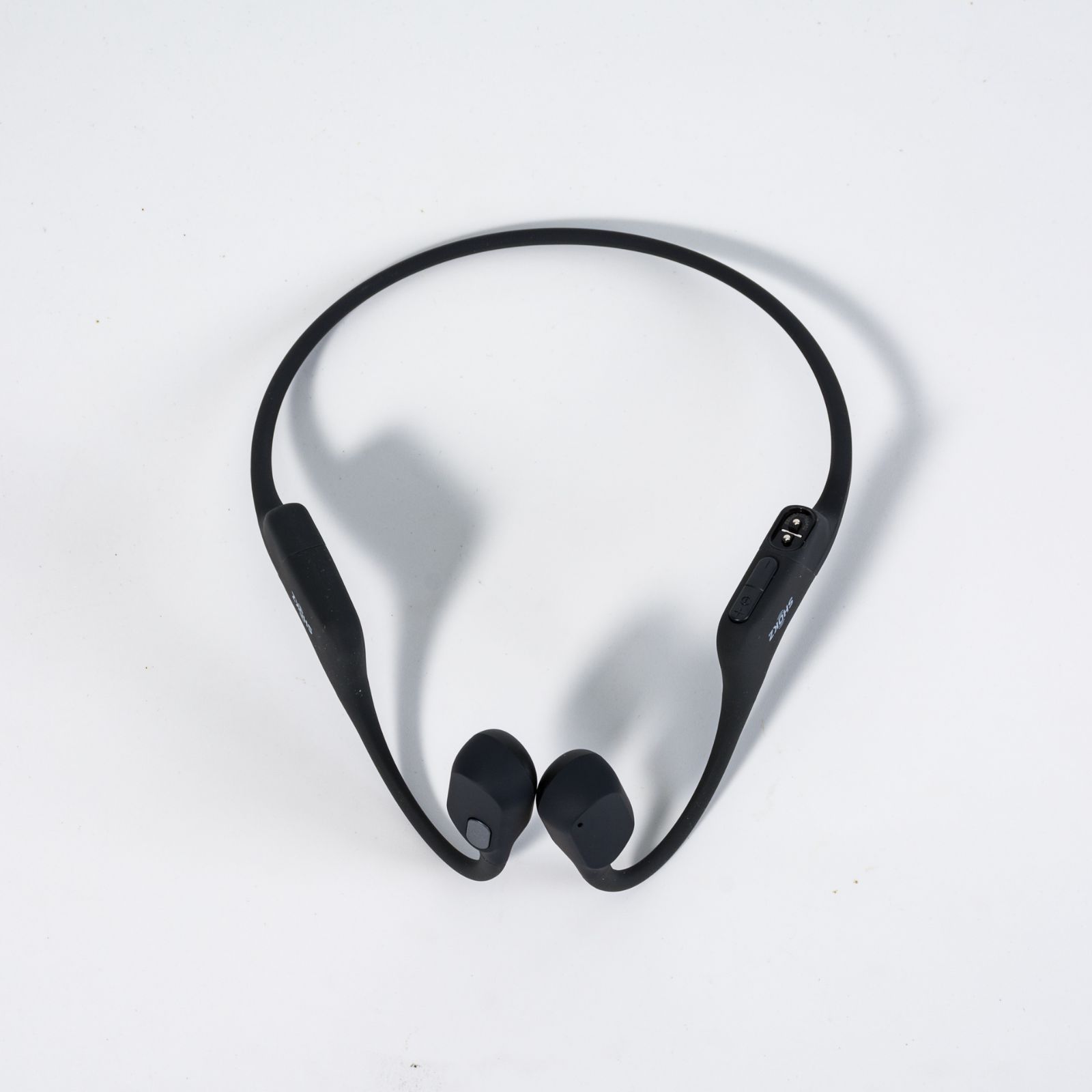 開封 ♥ SHOKZ OpenRun 骨伝導イヤホン ブラック Bluetooth5.1 急速充電 防水防汗 軽量設計 オープンイヤー構造 海外正規品