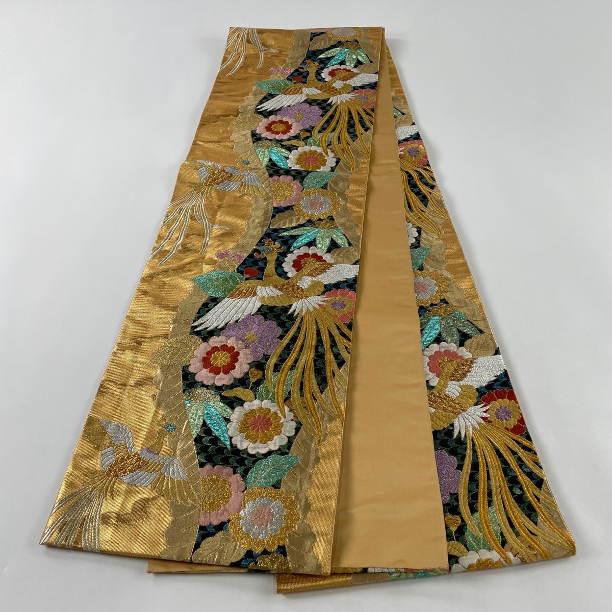 袋帯 美品 秀品 菊 金糸 黒 お太鼓柄 正絹 【中古】 袋帯 秀品