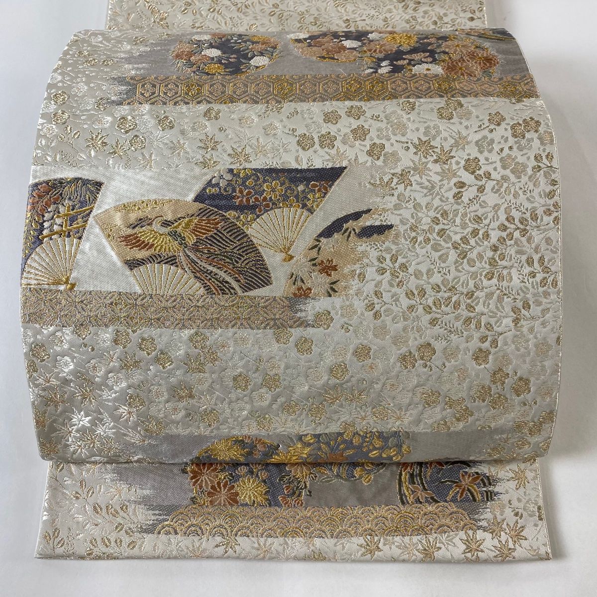 袋帯 美品 名品 加納幸 落款 花丸文 扇 金銀糸 刺繍 灰色 お太鼓
