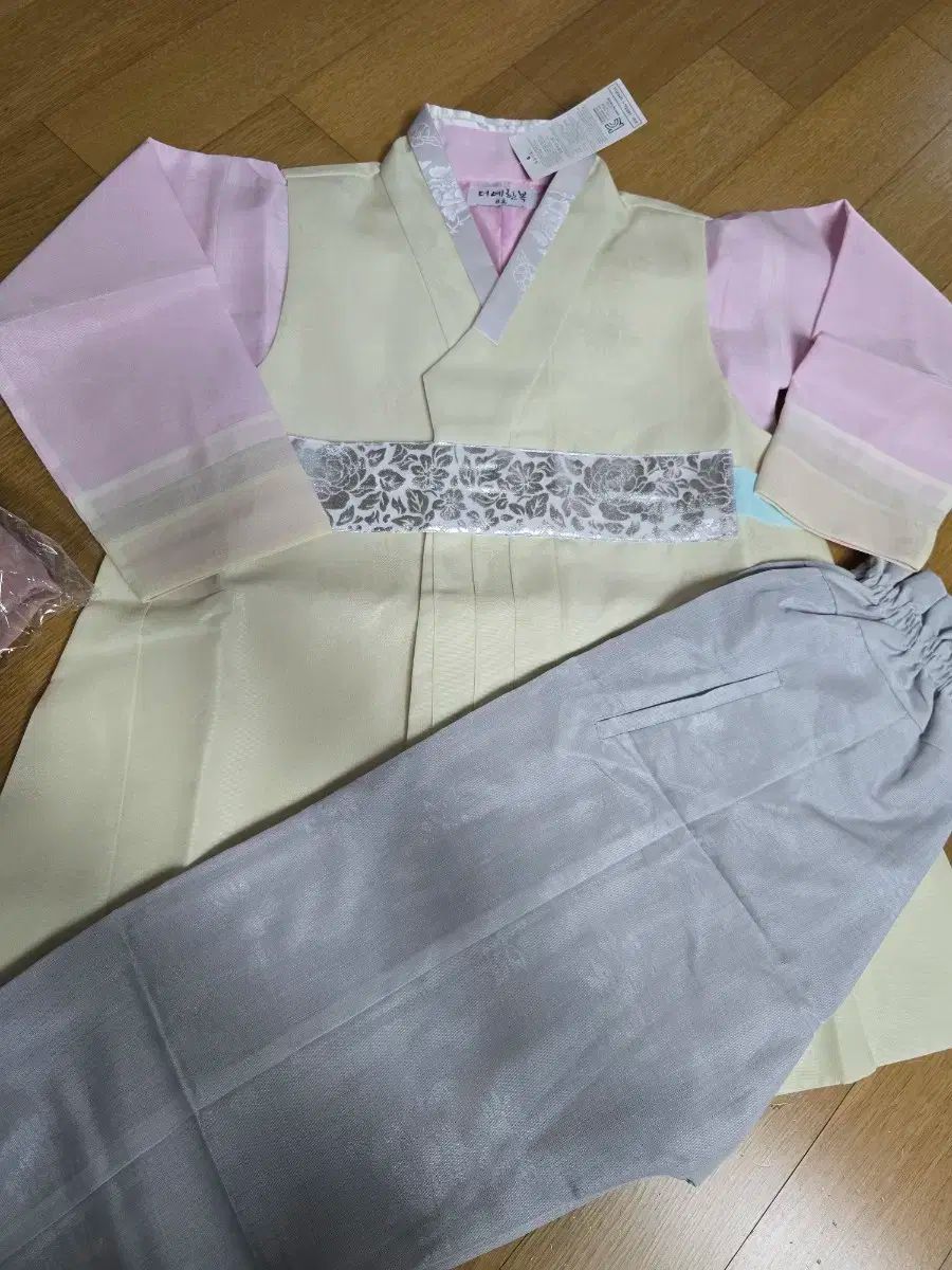男の子用韓服 8 サブパラグラフ 新品