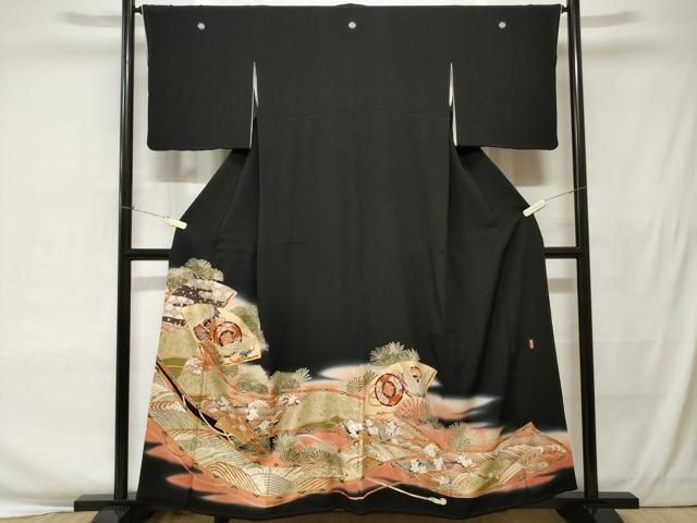 平和屋着物●豪華黒留袖　駒刺繍　鴛鴦松文　暈し染め　金彩　正絹　逸品　AABD1118ck 平和屋着物□豪華黒留袖 駒刺繍 萬寿染 鼓 扇面飛鶴文 暈し染め 金彩