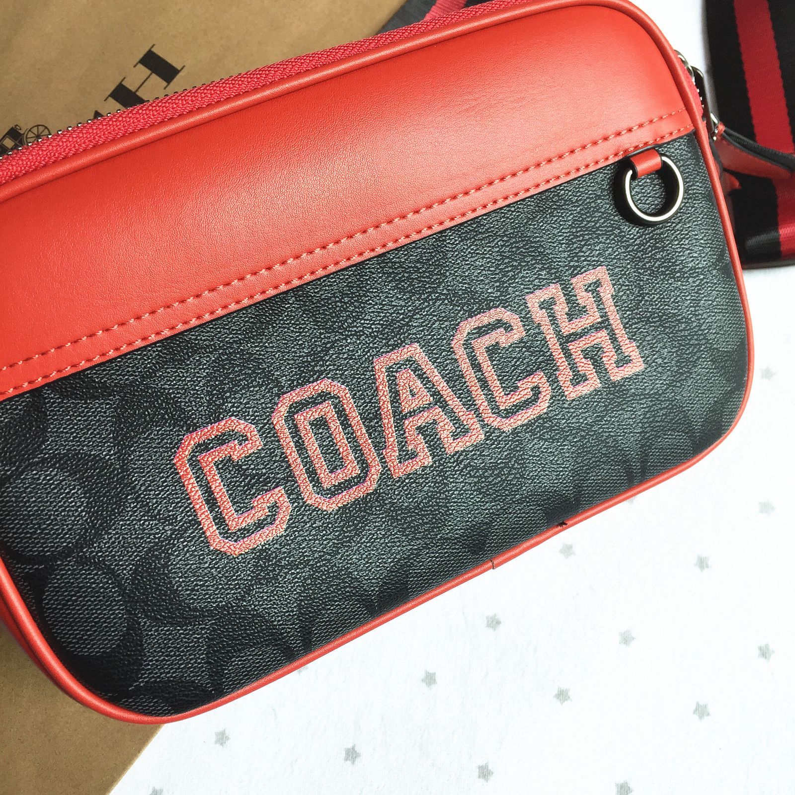 セール中】COACH コーチバッグ CE638 チャコール×レッド