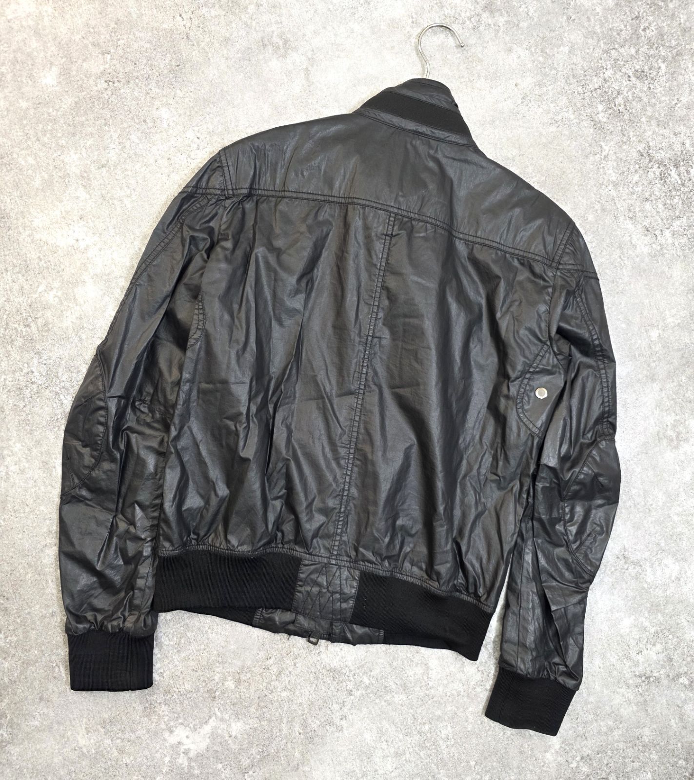 Moncler モンクレール　ポリウレタン生地　カレッジ風ジャケット MONCLER モンクレール Cardere ショート ダウンジャケット