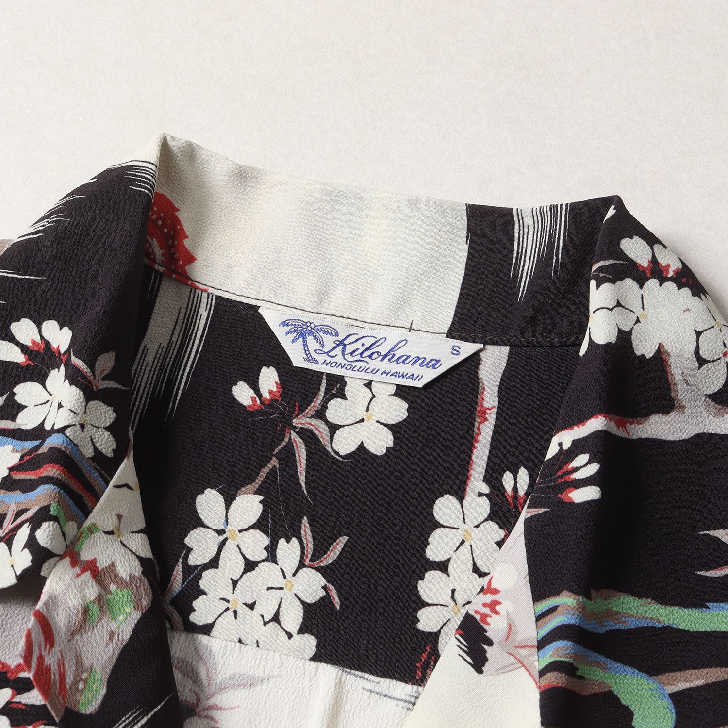 新品 SUN SURF サンサーフ シャツ サイズ:S 20SS 尾長鶏 柄 レーヨン 