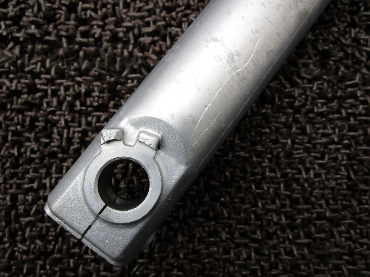 フロントフォーク