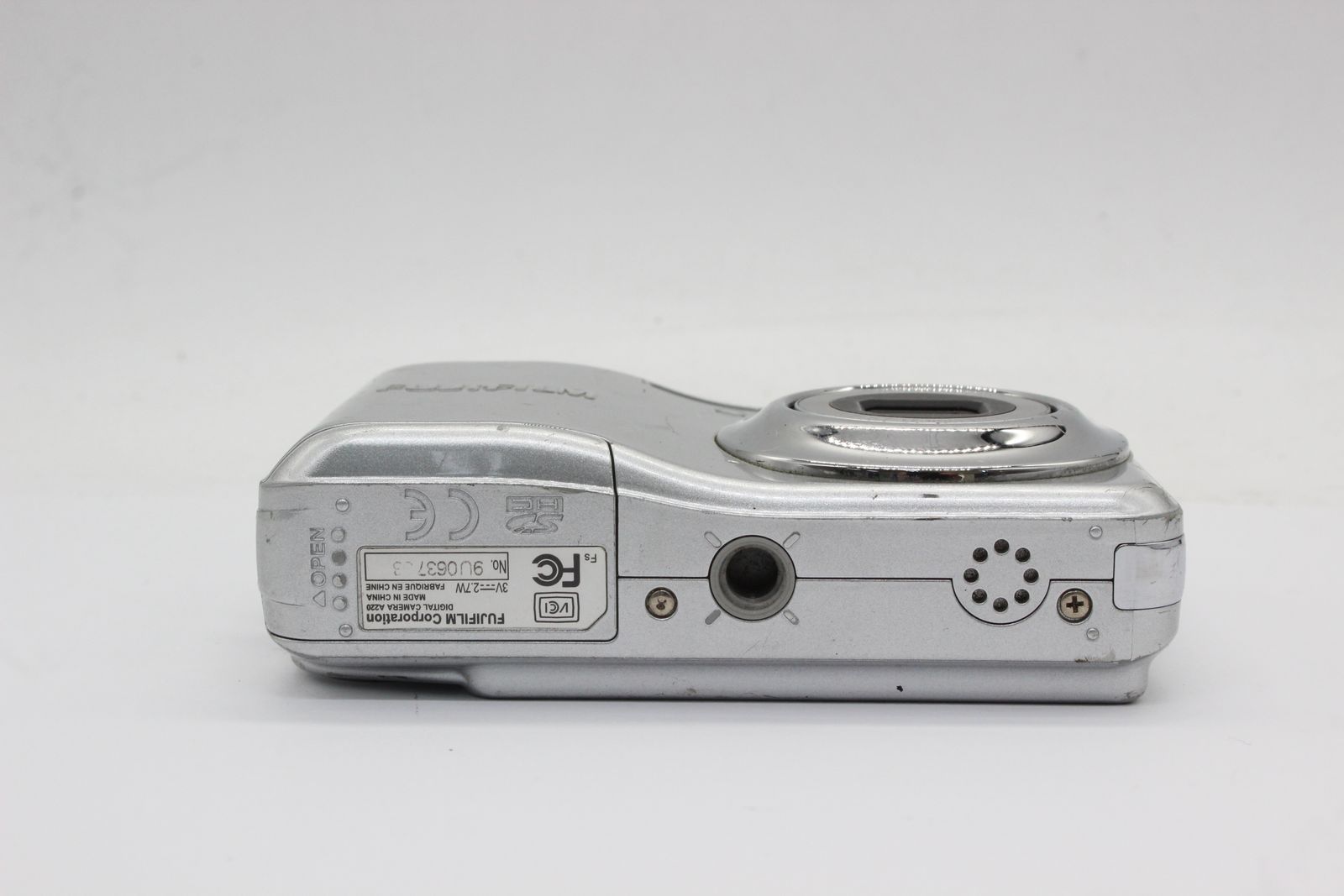 FUJIFILM A220 コンパクトデジタルカメラ 訳あり品 単三乾電池駆動 616q983fnWL._UF1000,1000_QL80_.jpg