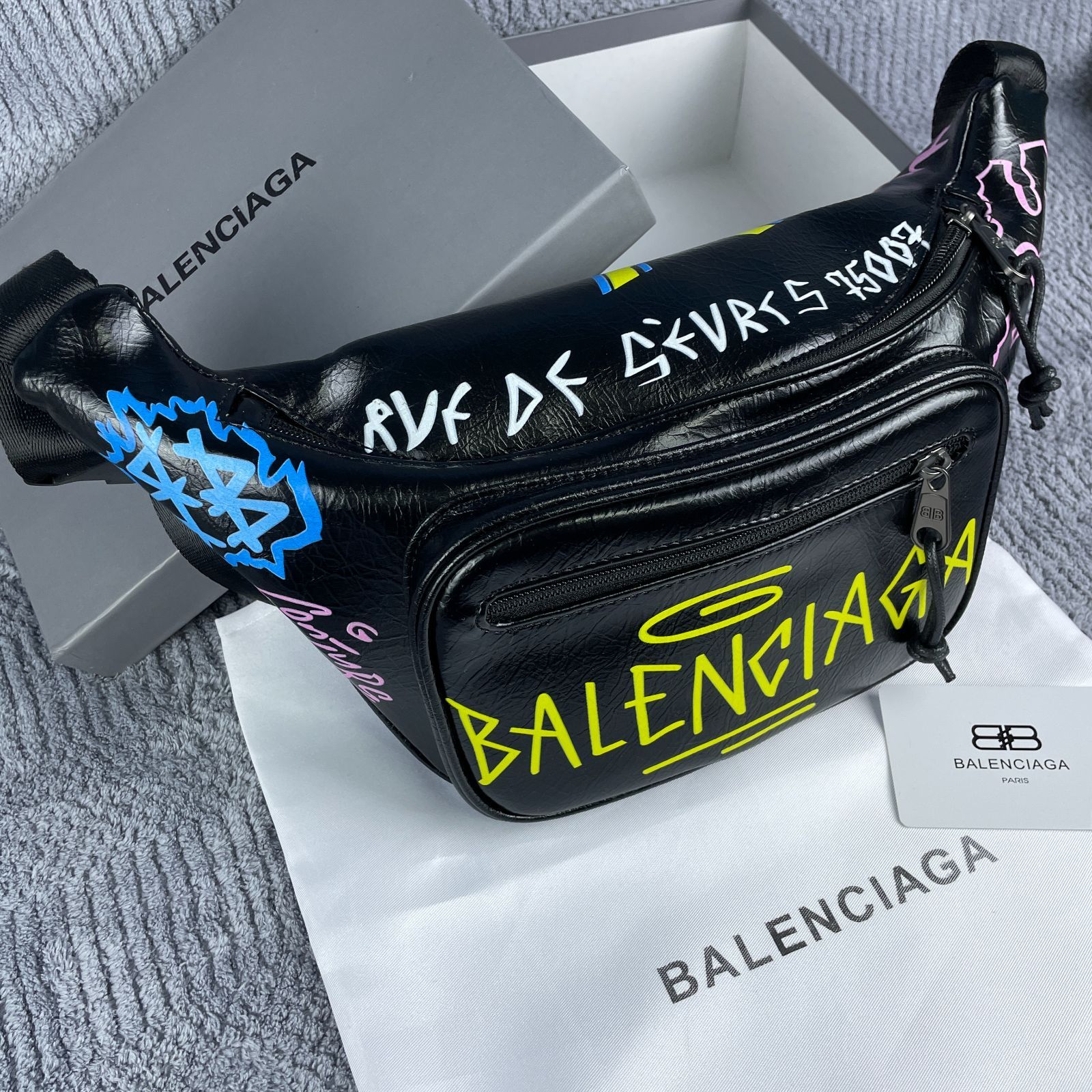 BALENCIAGA 問題 ウェストバッグ ボディバッグ