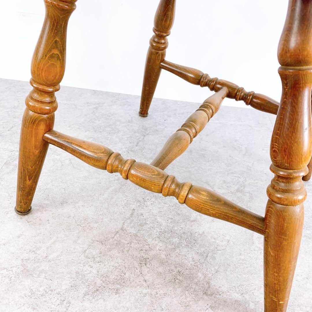 キツツキマーク ダイニングチェア インテリア MARWIL-DEMENAGEMENTS_CH