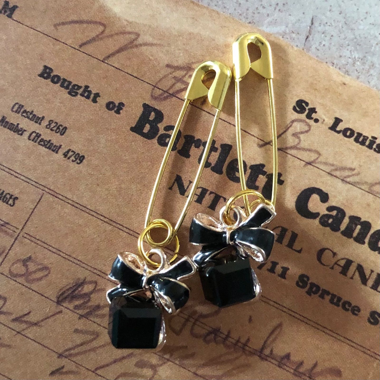 卓球 ゼッケンピン #33 きらきらクリスタルリボン - メルカリ