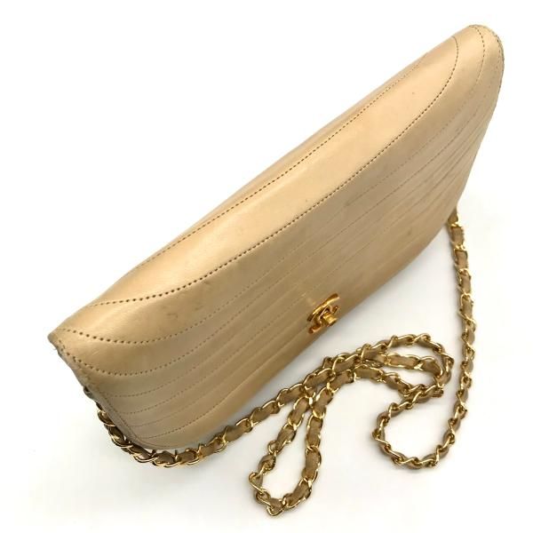 CHANEL シャネル レザー ココマーク ターンロック ハーフムーン