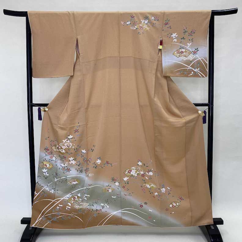中古美品ベージュ色　鶴扇面柄 袷訪問着 84efef257fc4470f3b0068dfdad3de