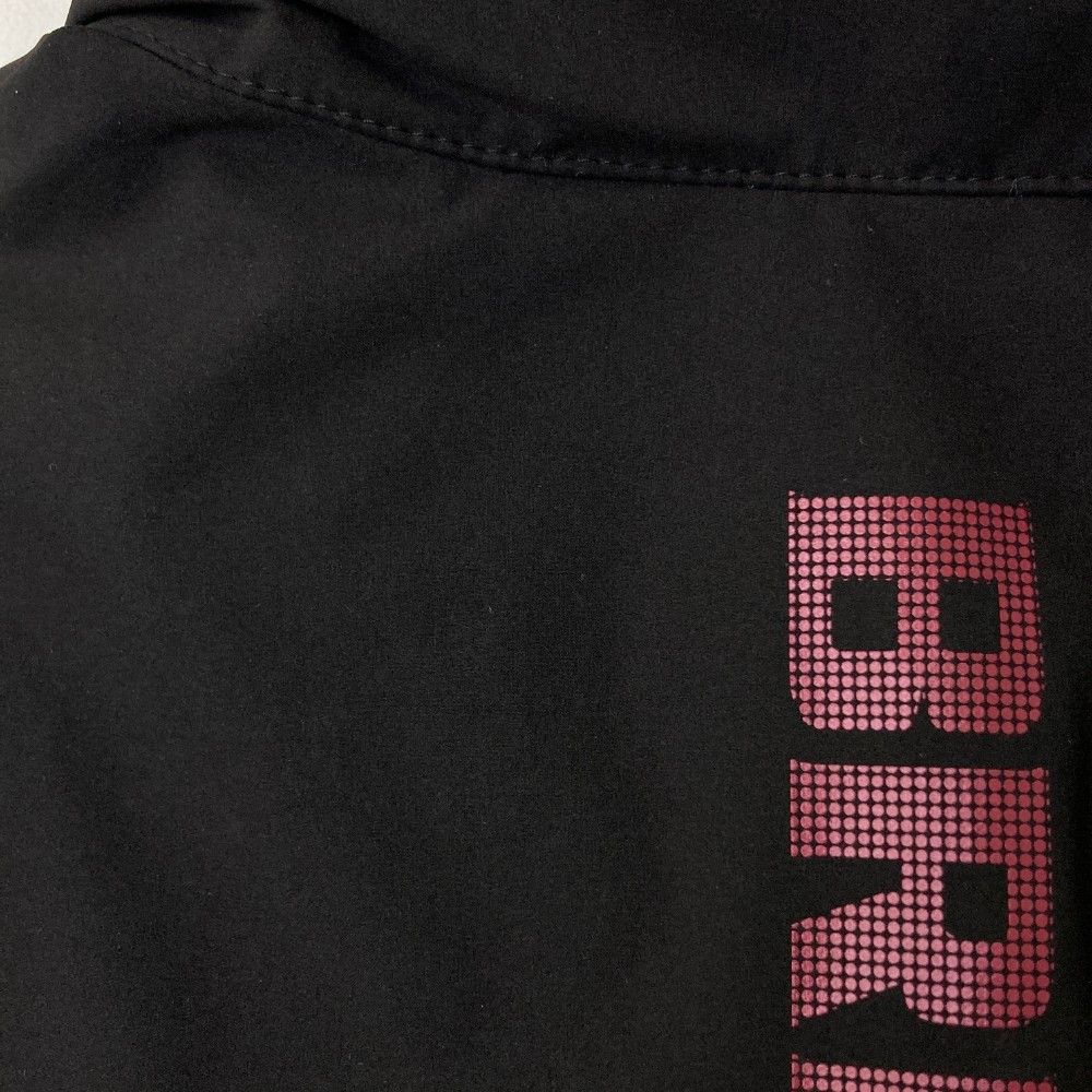 サイズ：S BRIEFING GOLF ブリーフィング  フード付 ジップジャケット バックロゴ  ブラック系 [240101424752] ゴルフウェア メンズ ストスト サイズ：S BRIEFING GOLF ブリーフィング フード付 ジップ