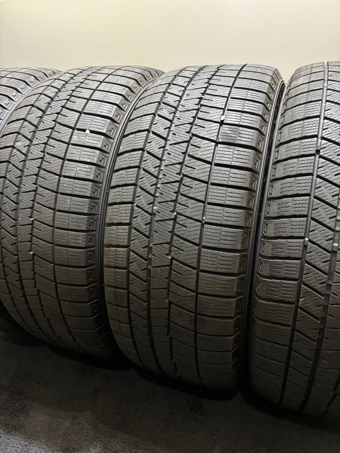 235/50R18 DUNLOP/WINTER MAXX 03 20年製 スタッドレス 4本 ダンロップ ウィンターマックス アルファード ヴェルファイア (南8-F862)