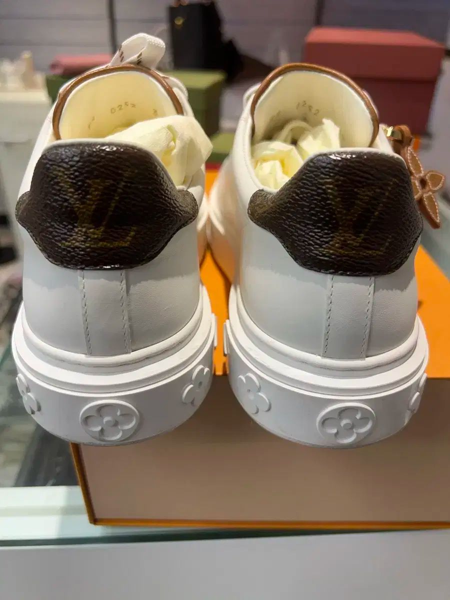 ✨美品✨ルイヴィトン タイムアウト　ライン モノグラムエスカル　スニーカー　36 LOUIS VUITTON エスカル タイムアウト・ライン スニーカー ルイ