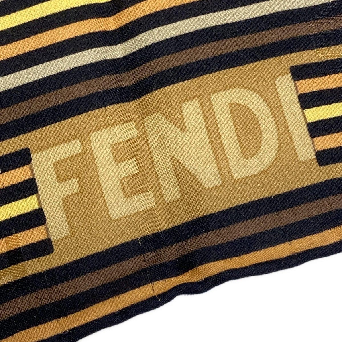 美品FENDIフェンディスカーフトランプカジノ柄　茶色系 美品FENDIフェンディスカーフトランプカジノ柄 茶色系 - メルカリ