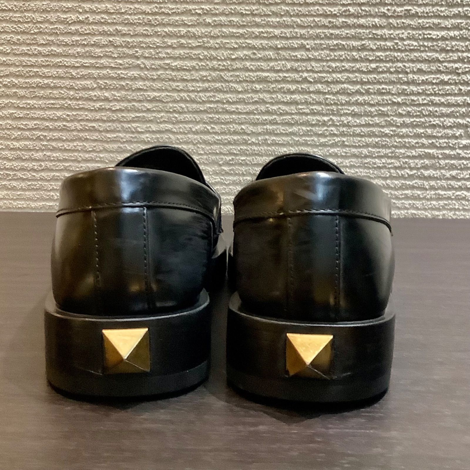 【VALENTINO】ローマン レザー ワンスタッド ローファー valentino garavani - 新品！Valentino ヴァレンティノ ワン