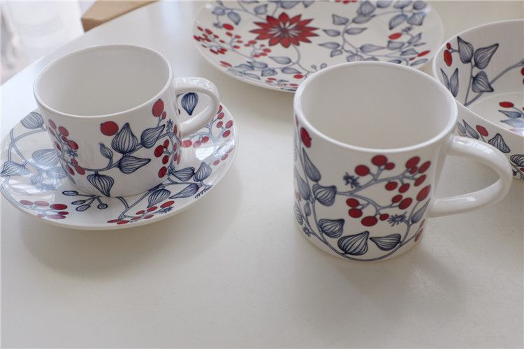 フィンランド四季ベリー 北欧陶磁器 大容量ボウル ４点セット レトロデザイン シリアル 麺用 家庭用 オシャレ食器 ギフト対応