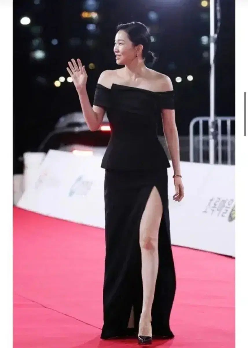  RECTO レクト 黒 オフショルダー トップス 半袖(Tシャツ) Tシャツ カットソー