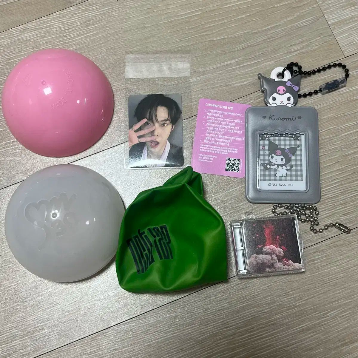 SMTOWN 30 周年 タイムカプセル NCT(エヌシーティー) 127 ドヨン(DOYOUNG) サンリオ 証明写真 ホルダー ミニフォトホルダー ミニ トレカ ミニ フォトカード