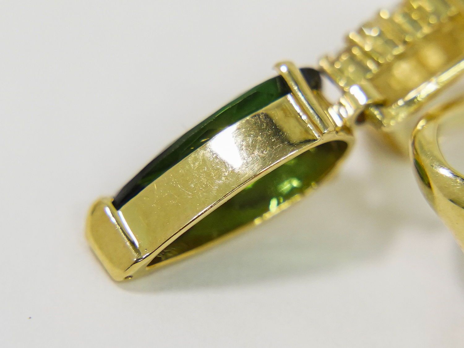 本物 グリーンガーネット 1.02ct 0.97ct ダイヤモンド 0.18ct×2 K18 YG  