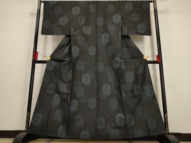 平和屋着物●上質な紬　絣文様　黒地　正絹　逸品　CAAX4626ut 平和屋着物○上質な紬 絣文様 黒地 正絹 逸品 CAAX4626ut