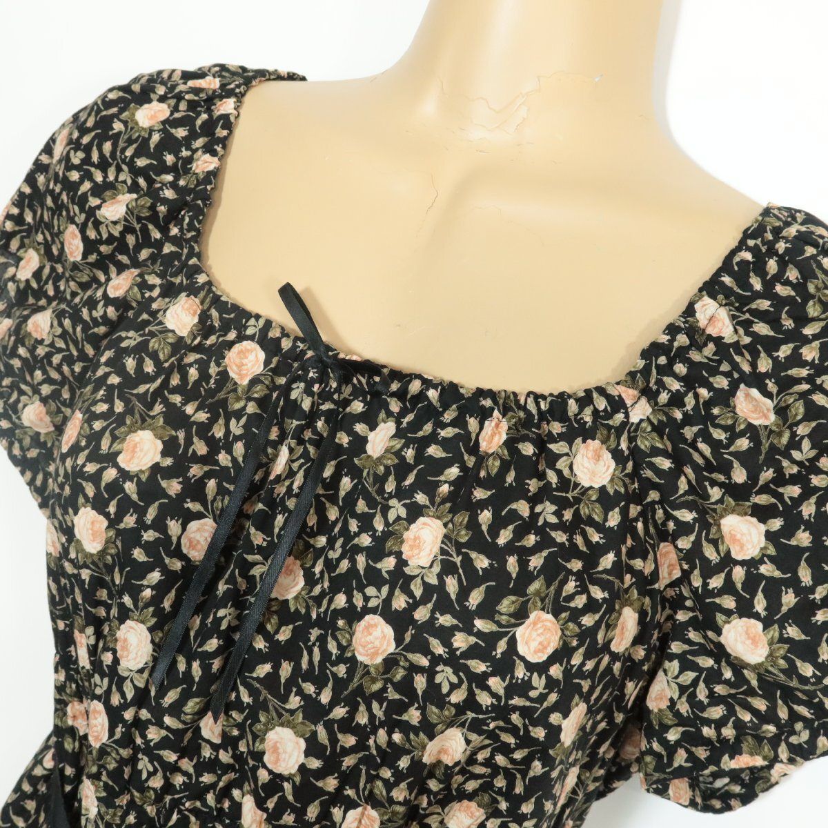 美品！】ピンクハウス☆可憐なローズ柄＆レース使い♪チュニック 黒系  