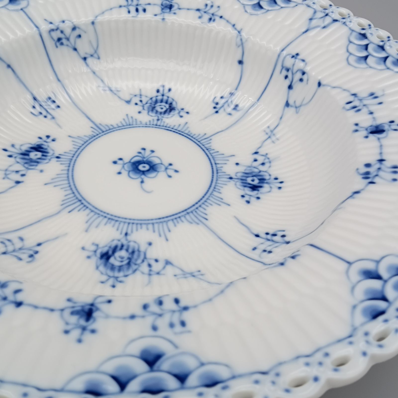 ロイヤルコペンハーゲン ブルーフルーテッド フルレース 深皿 ディープ