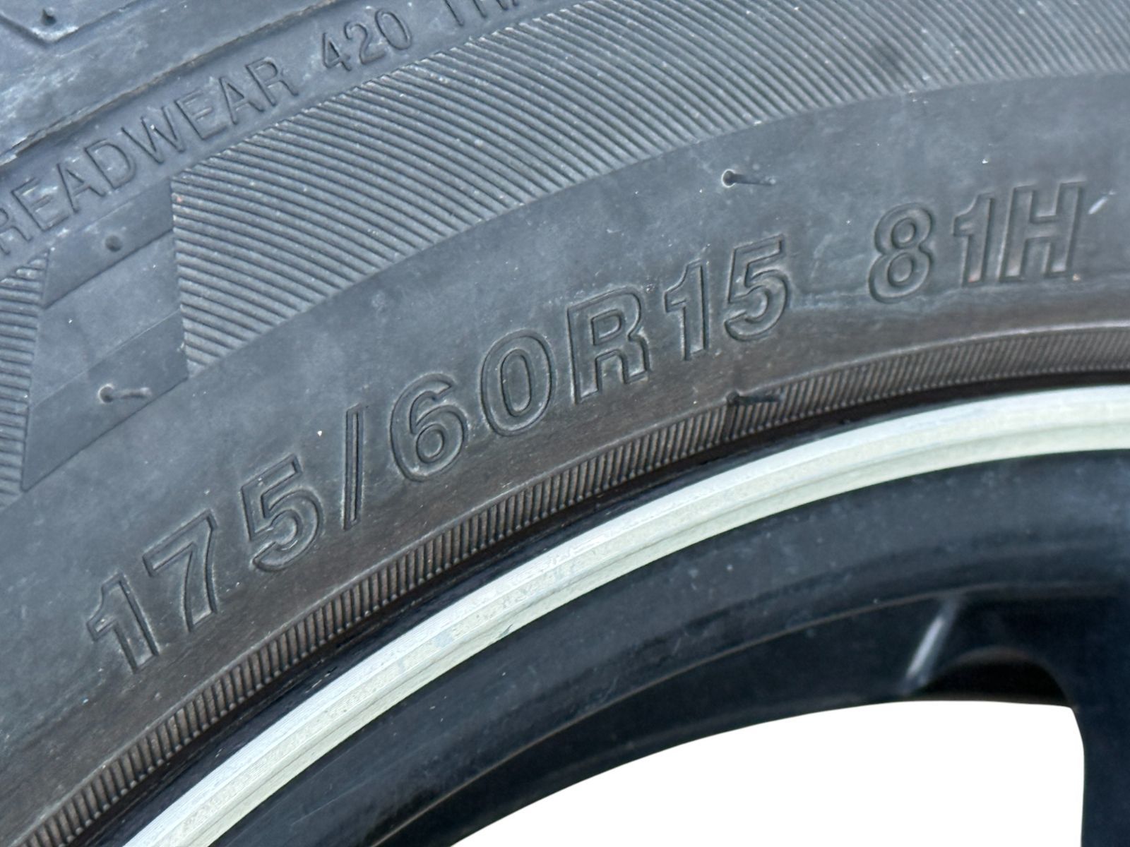 アクア NHP10 BROOK ブルック 175 60R15 15×5.5J アルミホイール 社外品4本セット 管理番号 5057 TRITUETUBI_COM