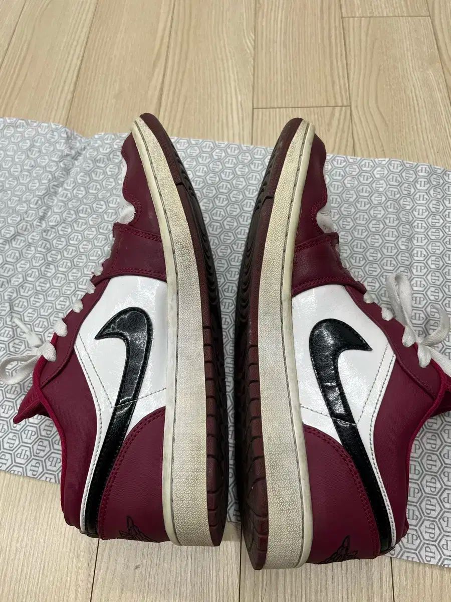 Akaさん専用　① 275 ） NIKE(ナイキ) エア ジョーダン 1 ロー ノーブル レッド