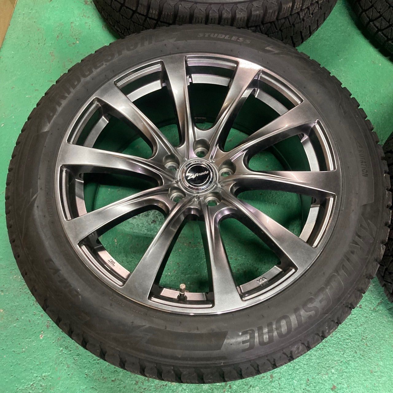 DM-V3 225|55R19