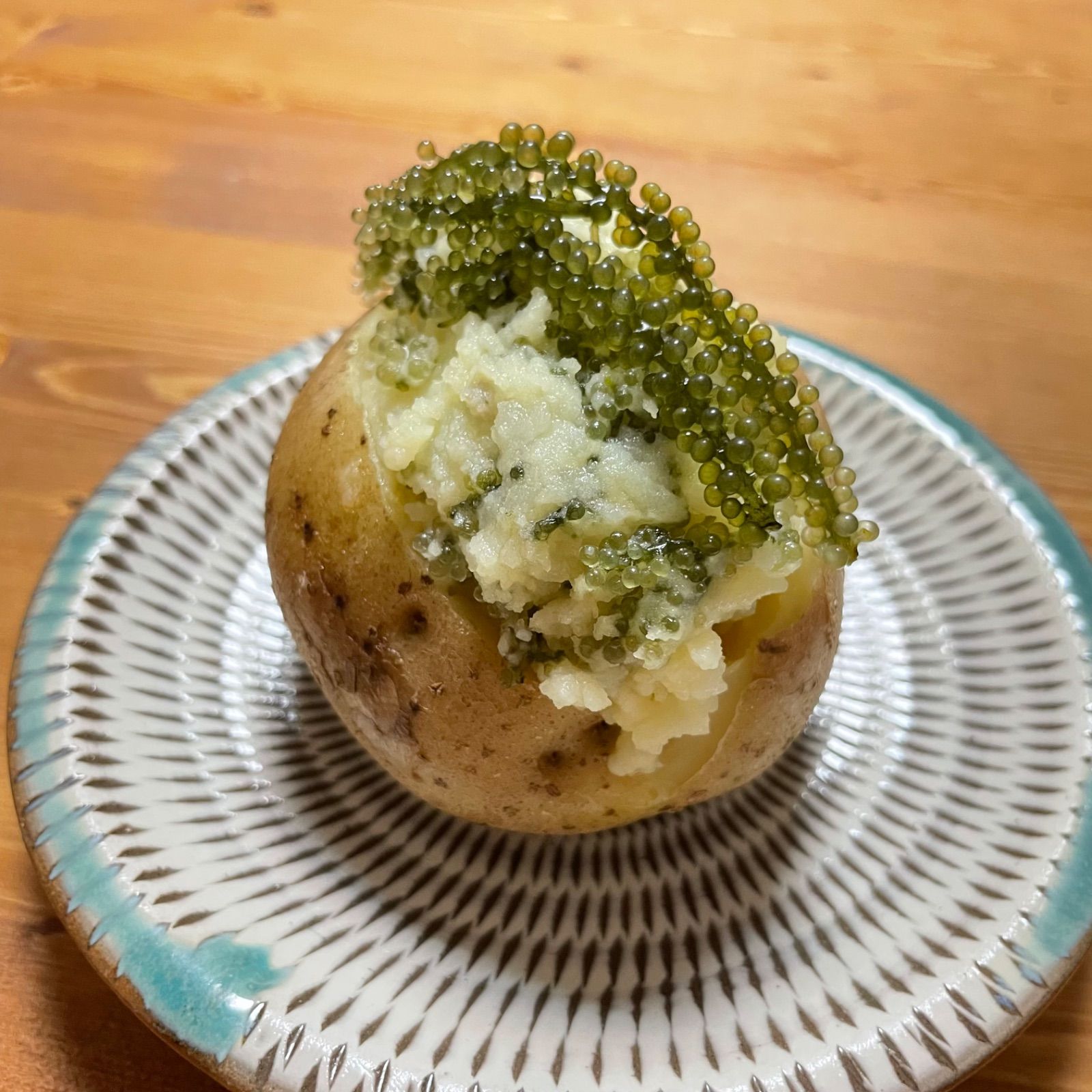 【衝撃価格】鮮度抜群！やんばる産海ぶどう茎付2000g お試し価格で激安】鮮度抜群！ やんばる産海ぶどう 茎付き300g