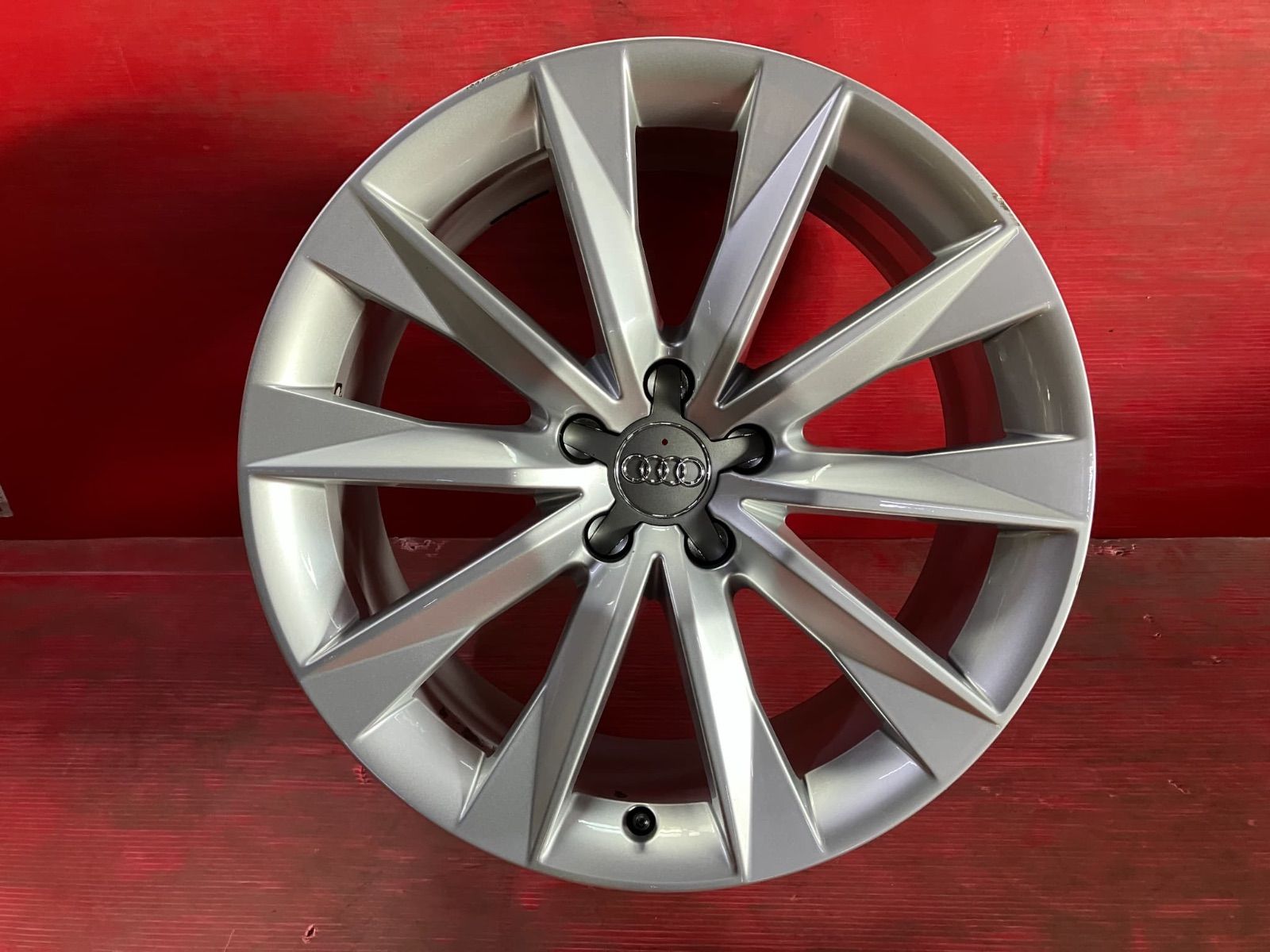 アウディAUDI A5純正ITALY SPEEDLINE 18インチ8.5J ET29 112/5H 245