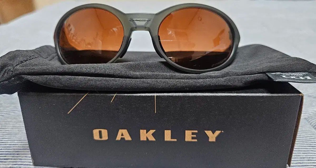 美品　USA製 oakley ストレートジャケット サングラス 赤 2025年最新】OAKLEY STRAIGHT JACKET fireの人気アイテム - メルカリ